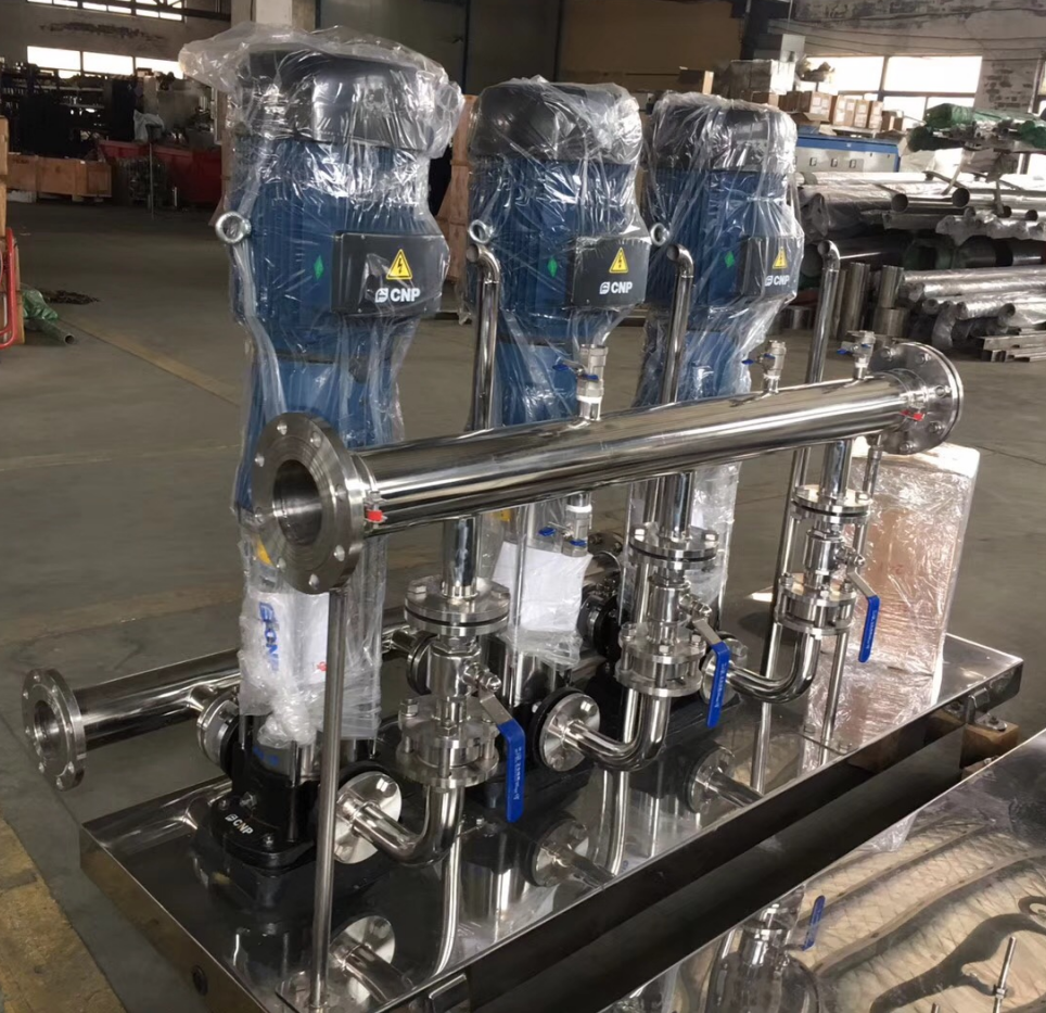 變頻器具有調壓、調頻、穩壓、調速等基本功能，應用了現代的科學技術，可以再不改變電壓的情況下調整頻率，也可以在頻率不改變的情況下改變電壓，根據負載需要調整轉速，價格雖貴但性能良好，結構復雜但使用簡單，是現代控制異步交流電動機啟動運行優秀的設備。